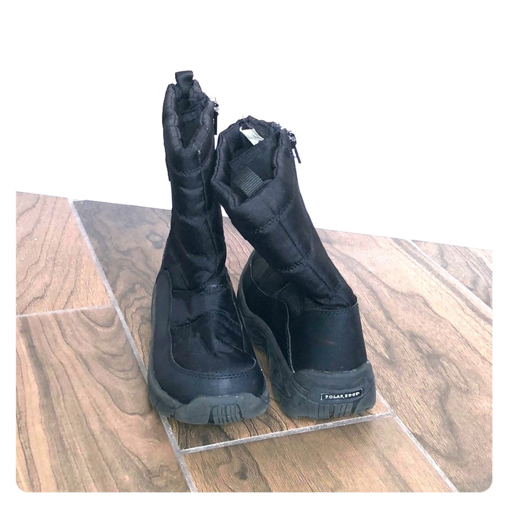 Boys size 3 snow winter boots